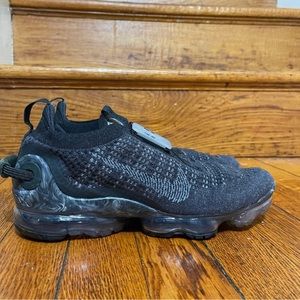 2020 Flyknit Air Max  Mens size 9.5